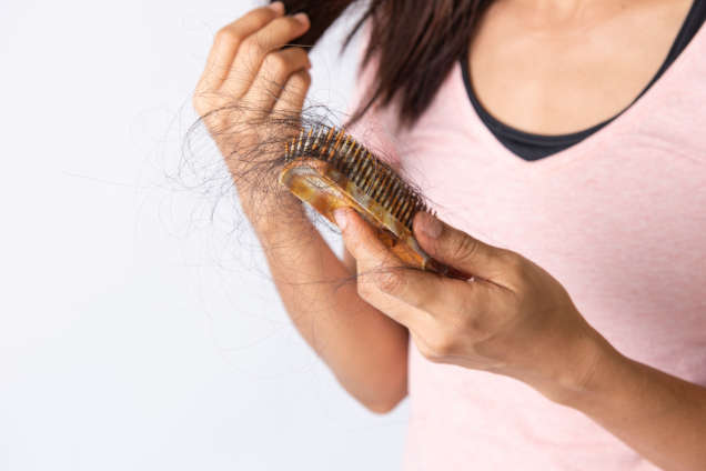 Haarverlust und Haarausfall bei Frauen - Was hilft wirklich?